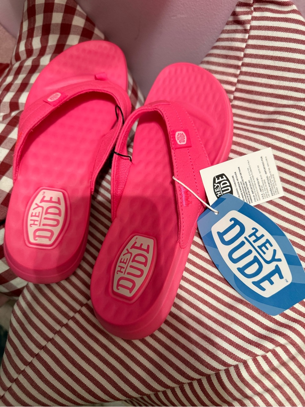 Hey Dude Pink Flip Flop Sandals Size 7 - Picture 1 of 4